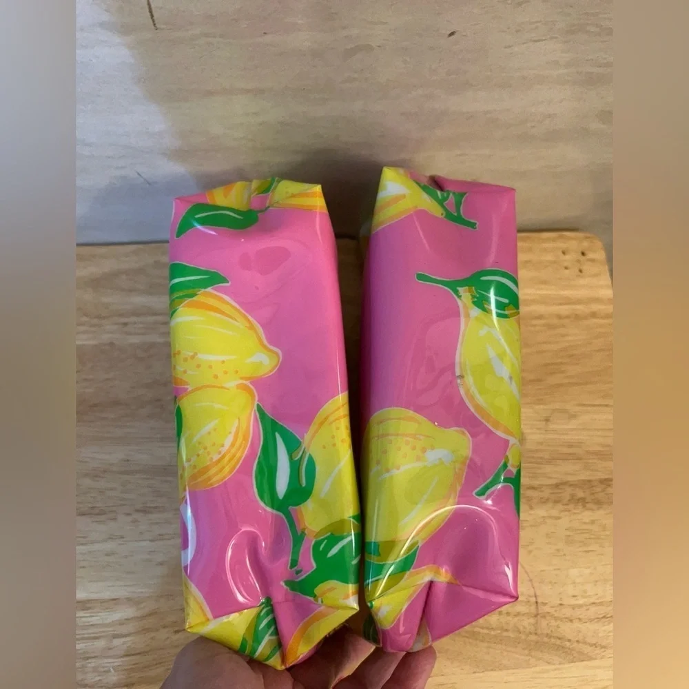2 Lilly Pulitzer Estée Lauder Vibrant Pink and Lemon Cosmetic Bag Duo